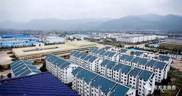 東方龍商務(wù)與張家界經(jīng)濟開發(fā)區(qū)達成委托招商引資合作,助力打造生態(tài)工業(yè)新城 東方龍商務(wù)與張家界經(jīng)濟開發(fā)區(qū)達成委托招商引資合作,助力打造生態(tài)工業(yè)新城
