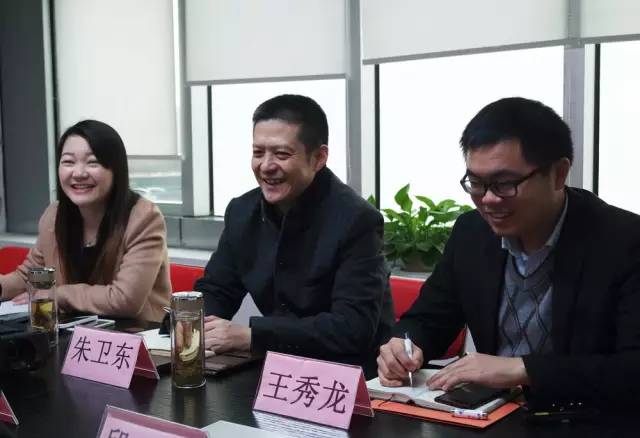 湖南懷化洪江市人大常委會(huì)主仼楊宏花率隊(duì)來(lái)訪上海東方龍國(guó)際商務(wù)平臺(tái)考察交流 湖南懷化洪江市人大常委會(huì)主仼楊宏花率隊(duì)來(lái)訪上海東方龍國(guó)際商務(wù)平臺(tái)考察交流