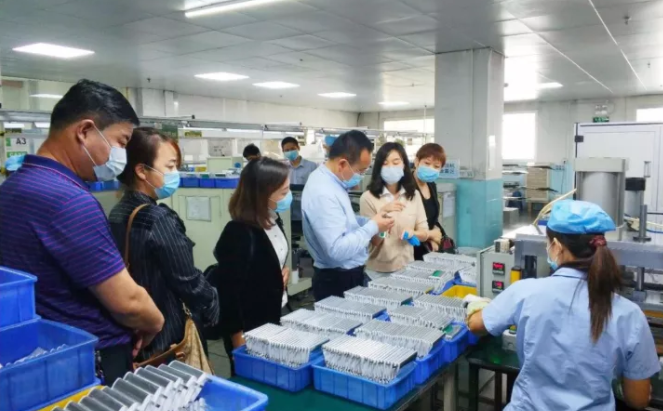 陪同甘肅瓜州政府領導考察新能源鋰電池全國布點投資選址項目,達成進一步合作意向 陪同甘肅瓜州政府領導考察新能源鋰電池全國布點投資選址項目,達成進一步合作意向