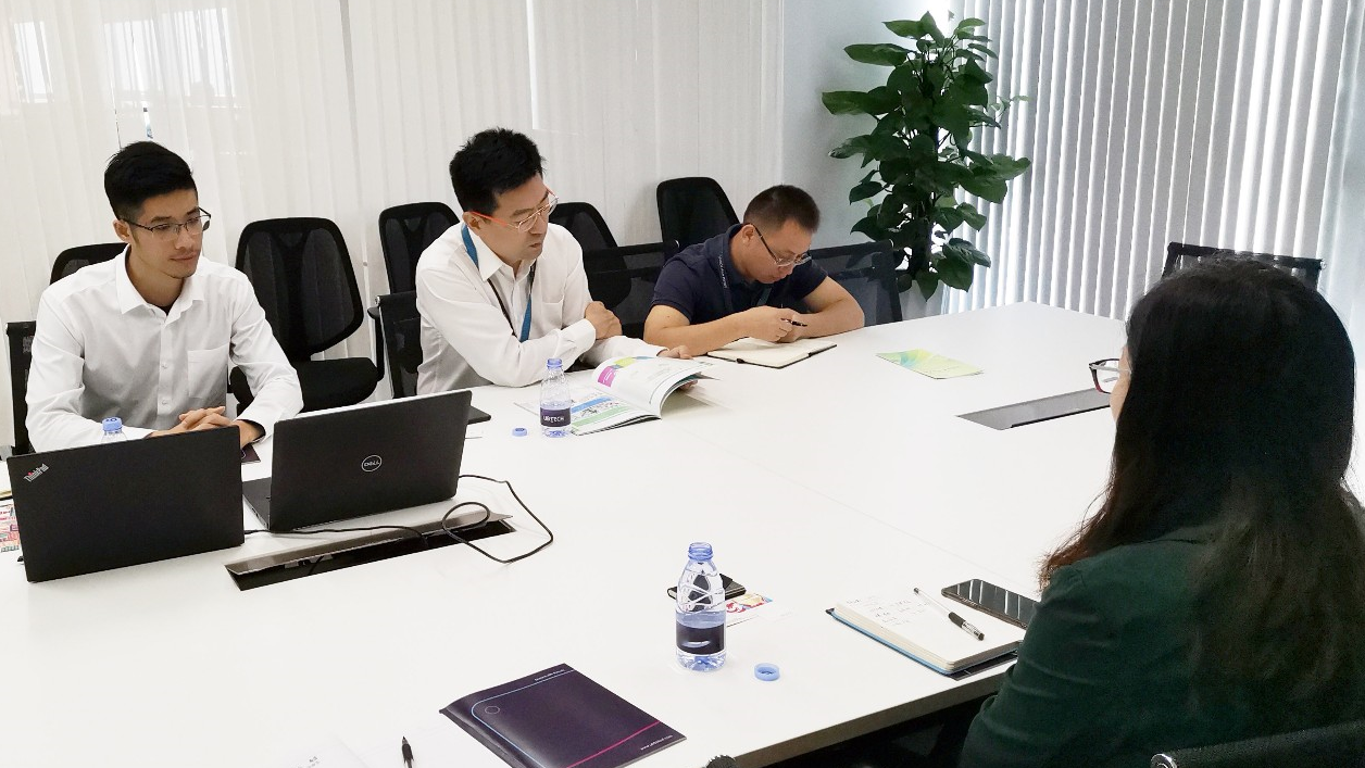 深圳分公司陪同政府園區(qū)對接考察獨(dú)角獸人工智能投資選址項(xiàng)目方，發(fā)揮精準(zhǔn)招商，有序推動(dòng)項(xiàng)目落地