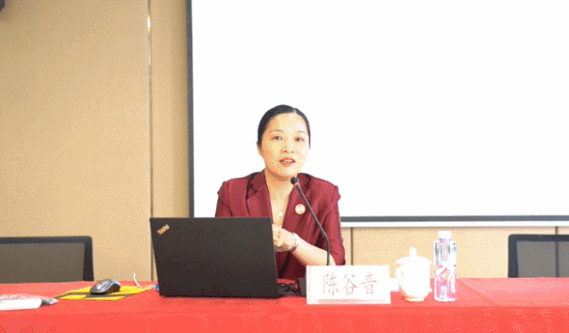 強招商引資,精服務,促發(fā)展——上海嘉定外岡特邀集團董事長陳谷音培訓《政府智慧招商新突破》! 強招商引資,精服務,促發(fā)展——上海嘉定外岡特邀集團董事長陳谷音培訓《政府智慧招商新突破》!
