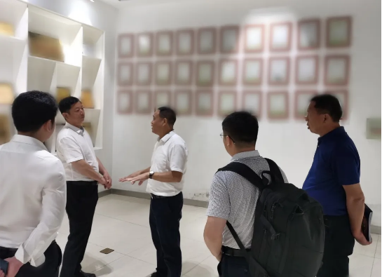 陪同政府園區赴電梯設備制造投資選址項目方對接考察,交換合作意見,為項目落地“加速度” 陪同政府園區赴電梯設備制造投資選址項目方對接考察,交換合作意見,為項目落地“加速度”