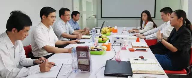 宣城市委常委、副市長汪謙慎一行冒著16級超強(qiáng)臺風(fēng)奔赴東方龍商務(wù)洽談委托招商引資合作 宣城市委常委、副市長汪謙慎一行冒著16級超強(qiáng)臺風(fēng)奔赴東方龍商務(wù)洽談委托招商引資合作