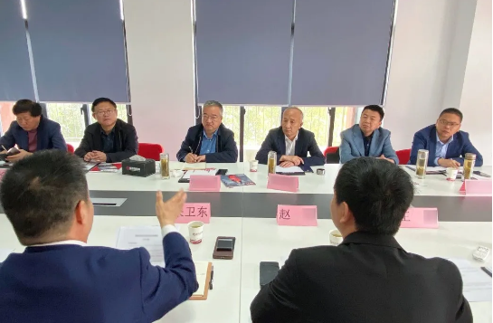 政企眼里的東方龍商務:比政府更懂企業(yè)、比企業(yè)更懂政府 政企眼里的東方龍商務:比政府更懂企業(yè)、比企業(yè)更懂政府