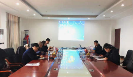 陪同政府園區(qū)對接考察品牌鋰電材料擴(kuò)建生產(chǎn)投資選址項(xiàng)目，互聯(lián)互通，促進(jìn)政企聯(lián)動發(fā)展