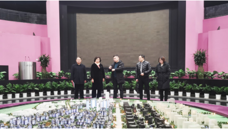 陪同政府園區(qū)對接考察縣域總部基地投資選址項(xiàng)目，共商良策，構(gòu)建縣域發(fā)展新模式