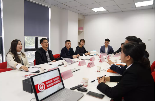 “兩條腿走路”:自主招商+委托招商成為新常態 “兩條腿走路”:自主招商+委托招商成為新常態