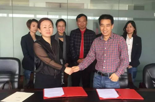 東方龍商務(wù)牽頭三六六高新科技企業(yè)與金朔投資達(dá)成投融資合作 東方龍商務(wù)牽頭三六六高新科技企業(yè)與金朔投資達(dá)成投融資合作