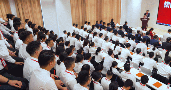 進(jìn)博首日，迎來政府來訪小高峰！全國(guó)40多家政府蒞臨東方龍商務(wù)集團(tuán)考察交流
