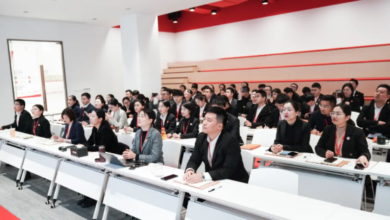 項目量質(zhì)攀新高，掀起“大干100天”競賽高潮！12月上旬，集團成功通過49個優(yōu)質(zhì)投資選址項目