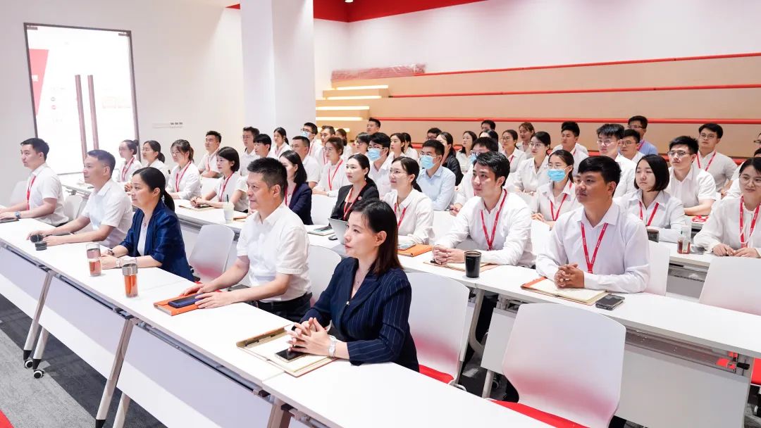 用成績“說話”，讓項(xiàng)目“落地”！7月下旬，集團(tuán)成功通過29個(gè)優(yōu)質(zhì)投資選址項(xiàng)目