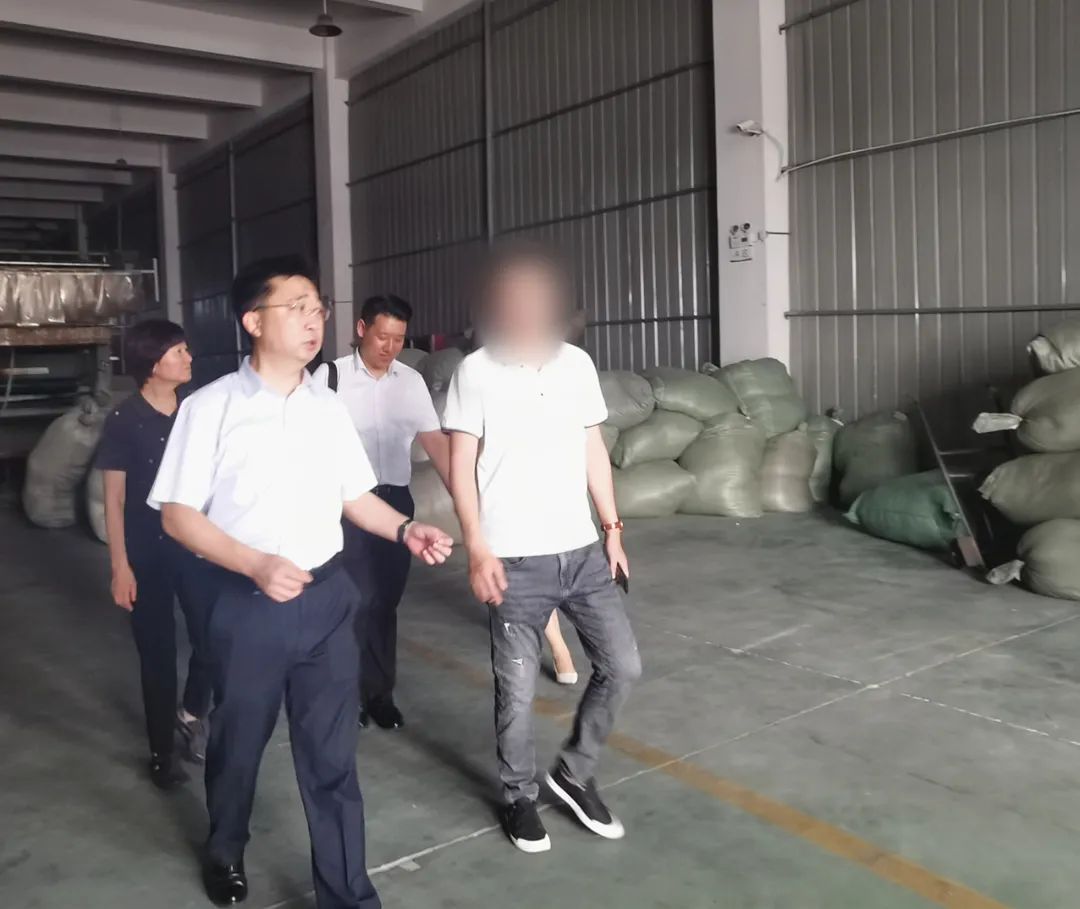 國(guó)內(nèi)知名婚紗品牌深度合作商！山東某地方政府順利考察高檔婚紗禮服布料擴(kuò)建投資選址項(xiàng)目企業(yè)