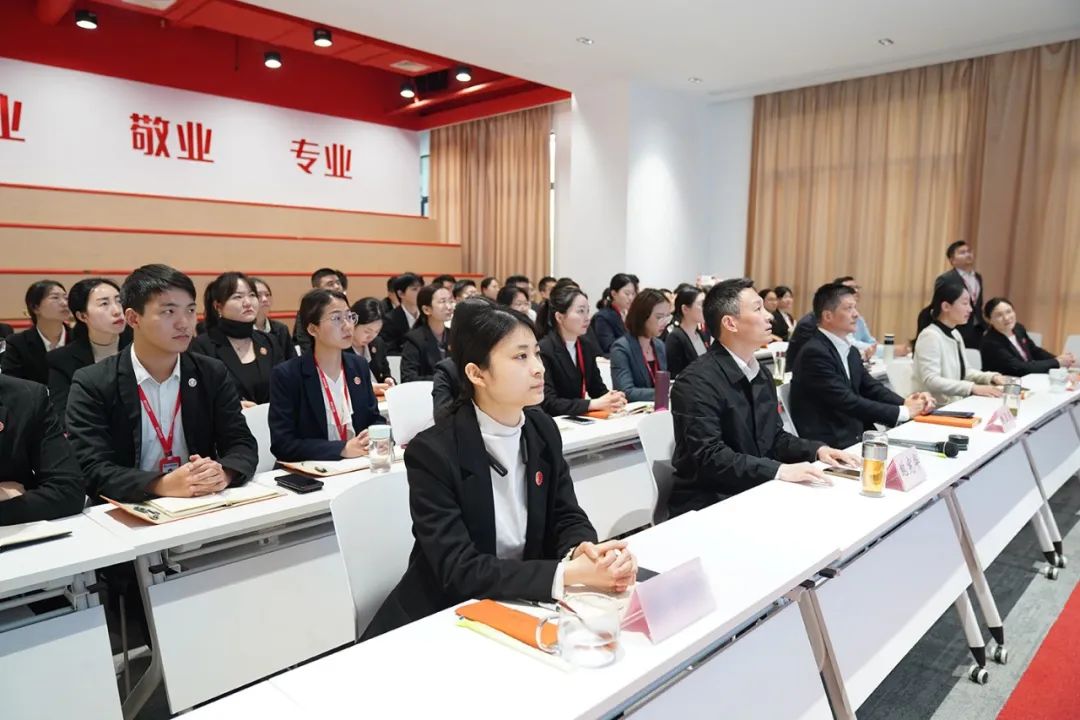 走進東方龍、牽手東方龍、成就招商之路！4月中旬，集團31個優(yōu)質(zhì)投資選址項目成功通過評估