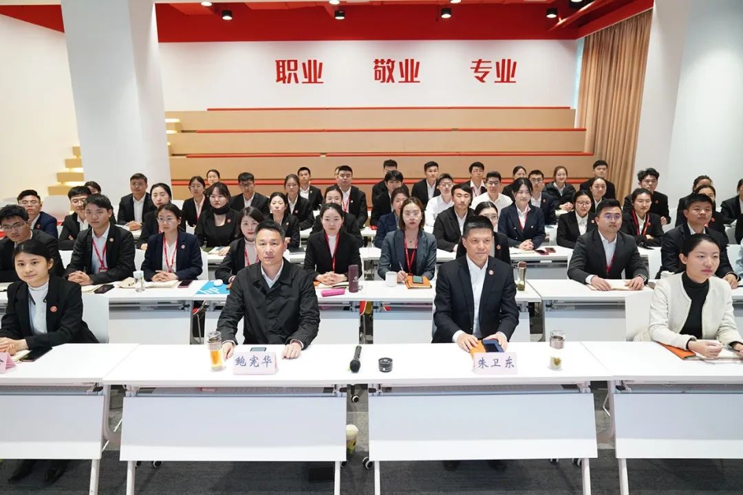 走進東方龍、牽手東方龍、成就招商之路！4月中旬，集團31個優(yōu)質(zhì)投資選址項目成功通過評估