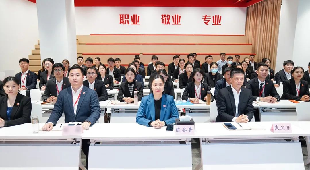 樹立項(xiàng)目為王，打造招大引強(qiáng)“強(qiáng)磁場(chǎng)”！5月上旬，集團(tuán)共28個(gè)優(yōu)質(zhì)投資選址項(xiàng)目通過(guò)評(píng)估！