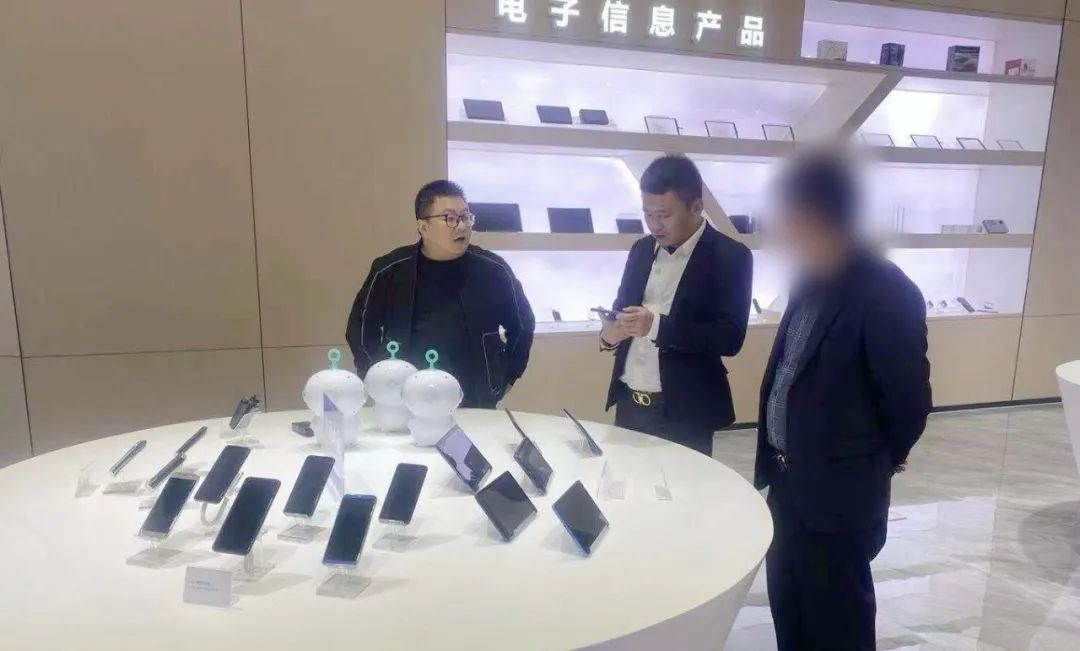 英業(yè)達等知名企業(yè)合作商！光電顯示觸控模組生產(chǎn)投資選址項目方反向考察四川某地方政府