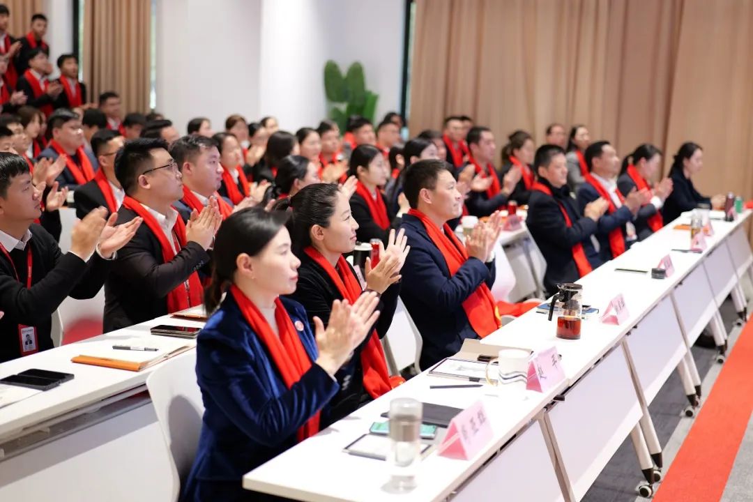 龍行龘龘，開拓新程！東方龍商務集團舉行成立10周年暨2023年度總結表彰大會