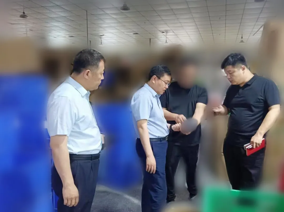 安德瑪、銳步等品牌合作商，深受國際市場青睞！山東某地方政府實地對接品牌鞋服擴建投資選址項目