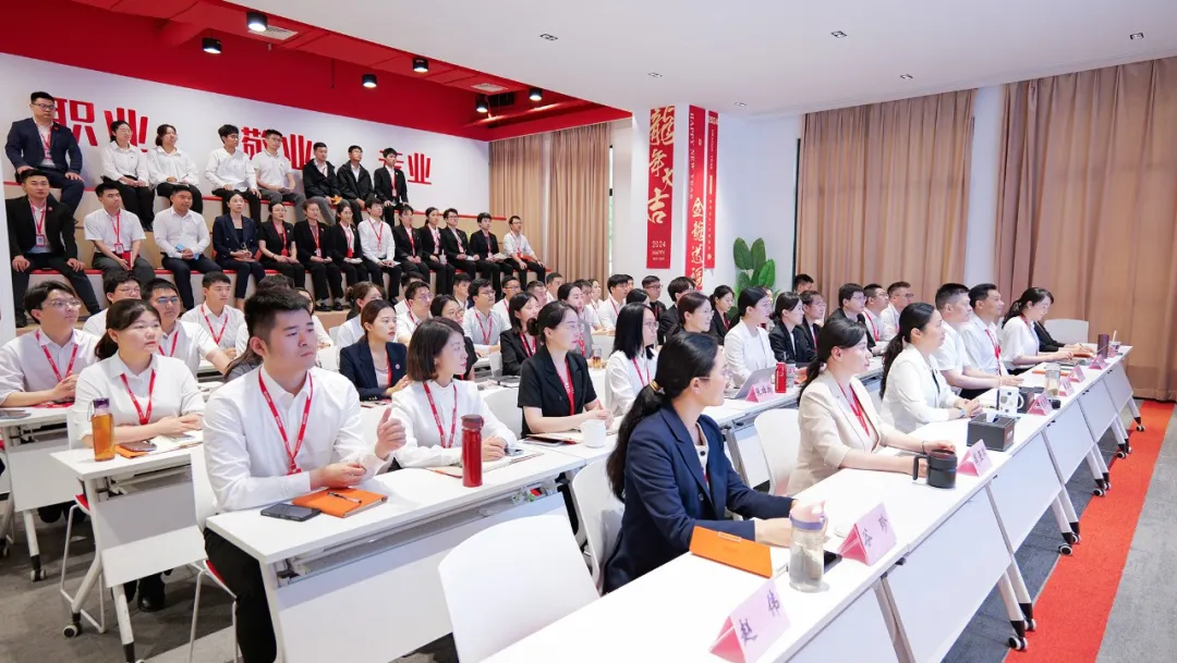 落實(shí)“項(xiàng)目為王”，狠抓“招商引資”！6月中旬，集團(tuán)共41個(gè)優(yōu)質(zhì)投資選址項(xiàng)目通過評(píng)估