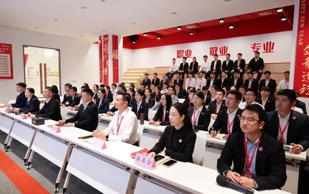 凝心聚力迎進(jìn)博，共謀招商新未來(lái)！10月下旬，集團(tuán)共40個(gè)優(yōu)質(zhì)投資選址項(xiàng)目通過(guò)評(píng)估