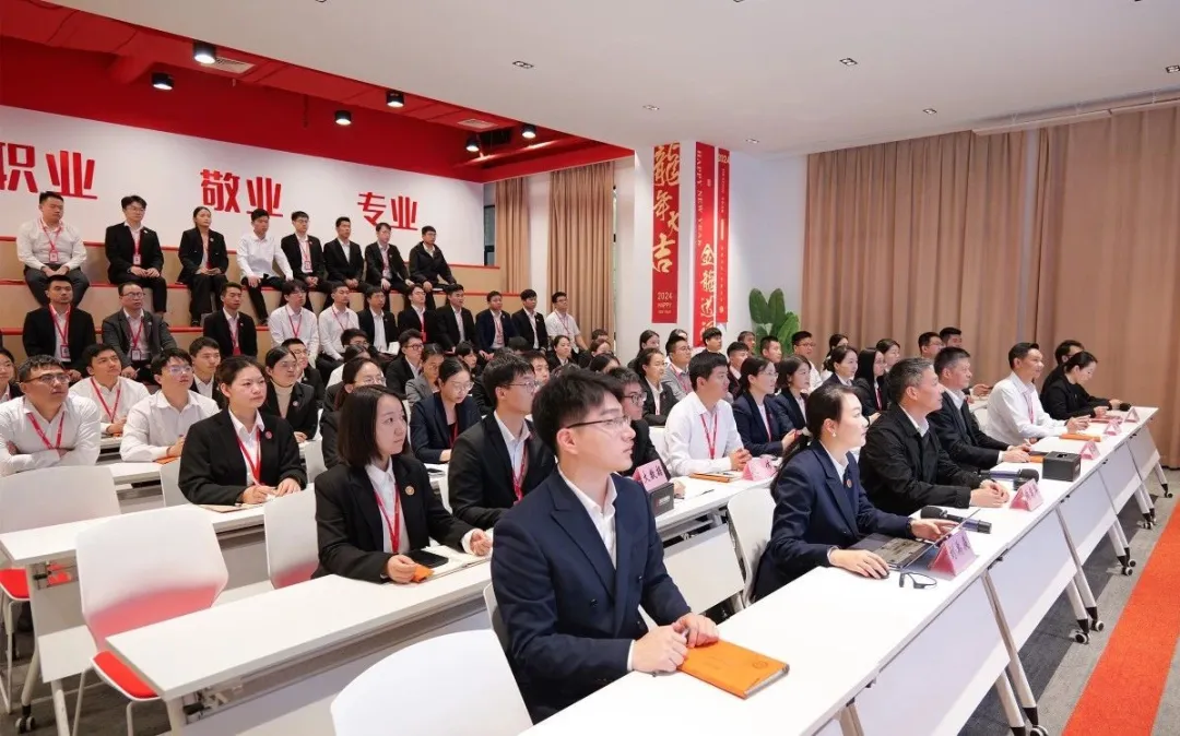 凝心聚力迎進(jìn)博，共謀招商新未來(lái)！10月下旬，集團(tuán)共40個(gè)優(yōu)質(zhì)投資選址項(xiàng)目通過(guò)評(píng)估